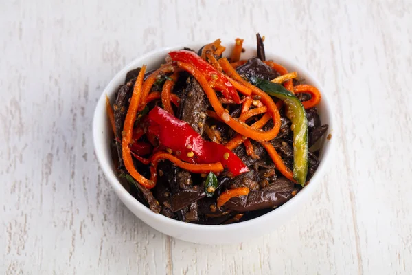 Läcker Grillad Sallad Med Morot Paprika Och Gurka — Stockfoto