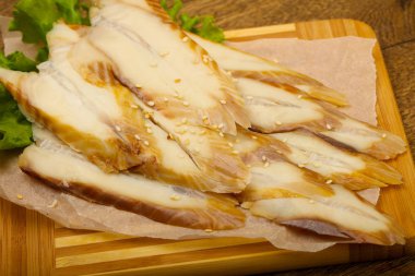 Yılan balığı sashimi yönetim kurulu