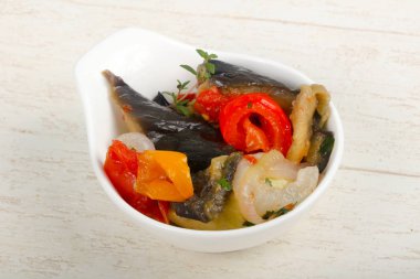 Buğulanmış sebze - patlıcan, domates, biber ve kabak