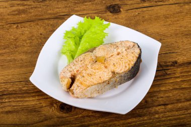 Kekik ile haşlanmış somon