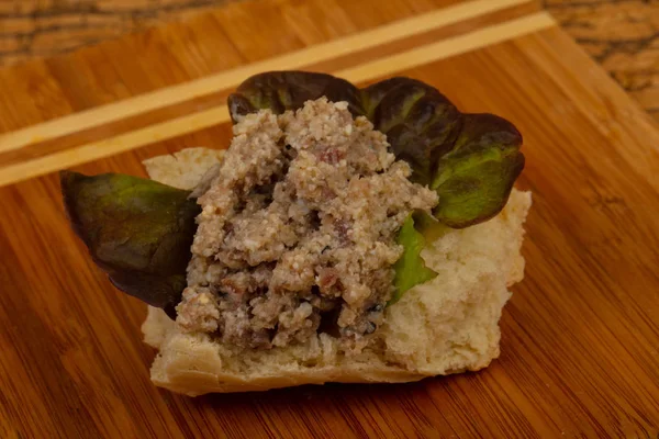 Lievito Forshmak Con Pane Foglie Insalata — Foto Stock