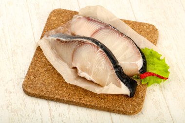 Ham sulu köpek balığı biftek ızgara için hazır