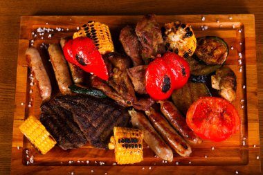 Izgara et karışımı plaka