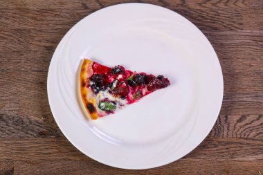 Meyve vegetarin pizza çocuklar için