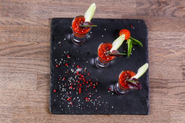 Kereviz ile İspanyolca Gazpacho çorbası