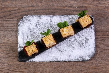 Napolyon pasta tatlı nane hizmet