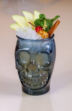 Mojito elma ve tarçın ile