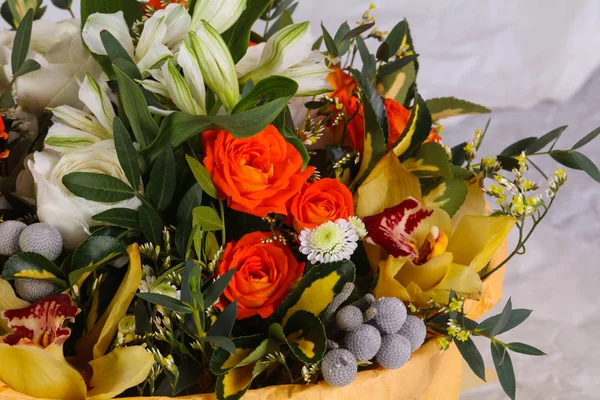 Bouquet Romantico Con Vari Fiori — Foto Stock