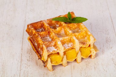 Berry reçel ile tatlı gözleme