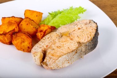 Kekik ile haşlanmış somon