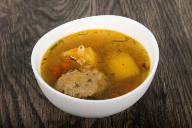 Köfte, patates ve havuç çorbası