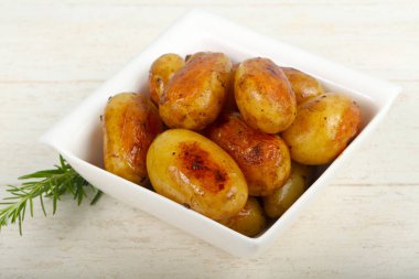 Biberiyeli taze patates.