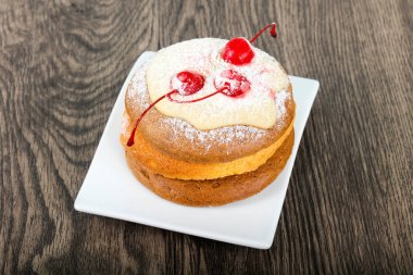 Kiraz ve shugar tozu ile gözleme