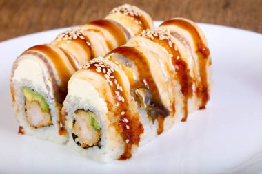 Tradittional Japonya yılan balığı rulo