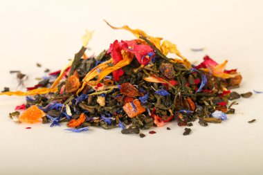 Aroma çay yığın meyve, meyveler ve otlar ile