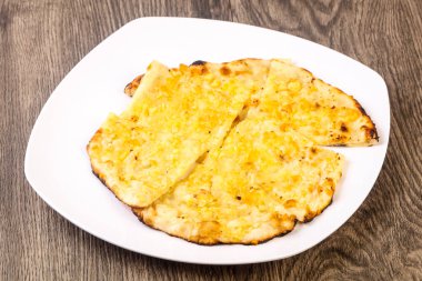 Hint ekmek - Naan peynir ve sarımsak ile