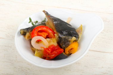 Buğulanmış sebze - patlıcan, domates, biber ve kabak