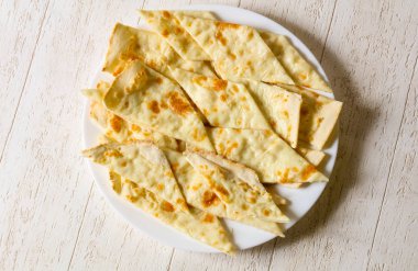 Focaccia ekmek peynir ile