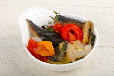 Buğulanmış sebze - patlıcan, domates, biber ve kabak