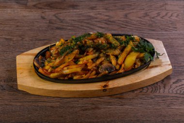 Pan dereotu ile kavrulmuş patates