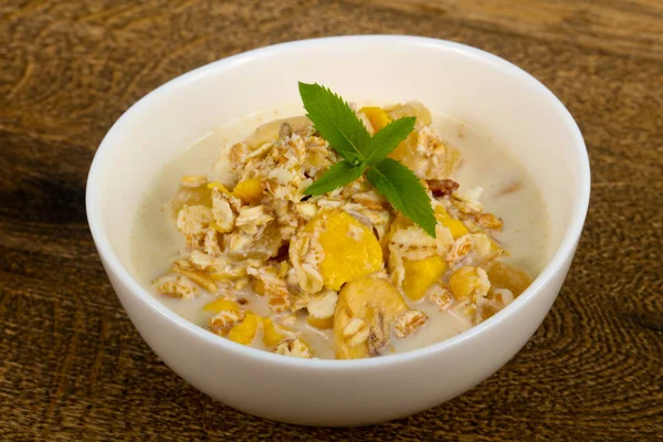 Muesli Banana Nuts Mint — Stock Photo, Image