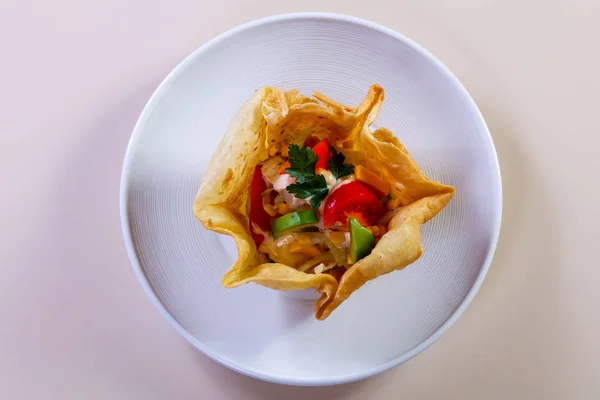 Salat Mit Huhn Und Avocado — Stockfoto