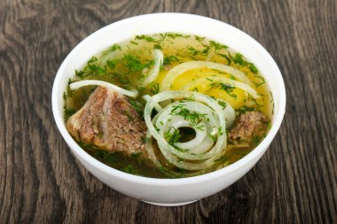 Beyaz et çorbası - kuzu veya dana eti ile Hashlama