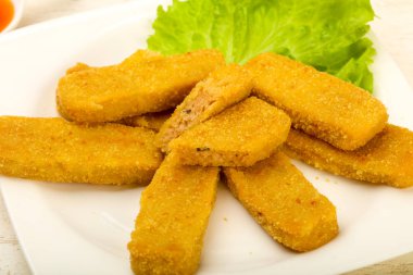 Ahşap arka plan üzerine Somon Balık köftesi