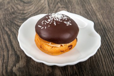 Bouchee kek çikolata ile