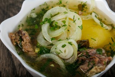 Beyaz et çorbası - kuzu veya dana eti ile Hashlama