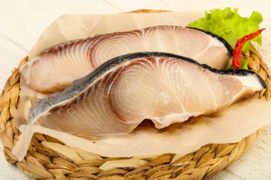 Ham sulu köpek balığı biftek ızgara için hazır