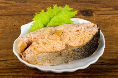 Kekik ile haşlanmış somon