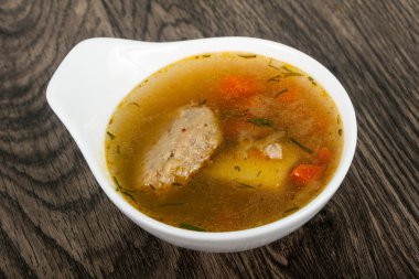 Köfte, patates ve havuç çorbası