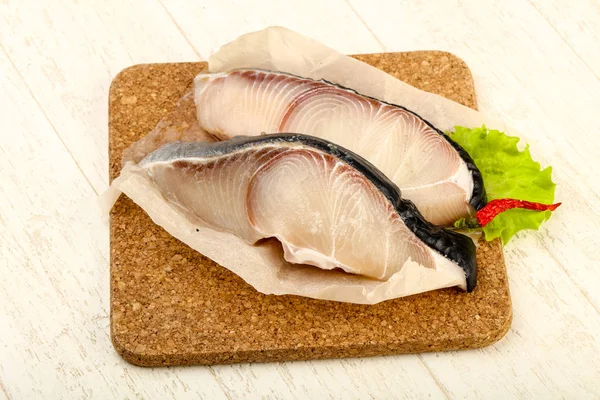 Ham sulu köpek balığı biftek ızgara için hazır