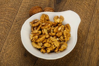 Kase üzerinde ahşap arka plan açık ceviz