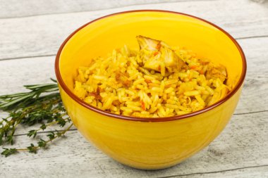 Özbek geleneksel Plov ile hindi