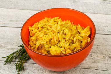 Özbek geleneksel Plov ile hindi