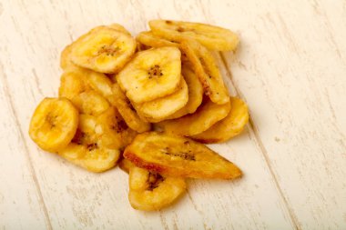 Kuru muz yongaları üzerinde ahşap arka plan