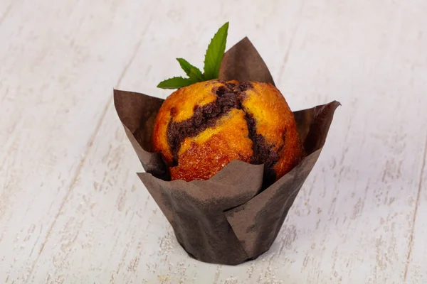 Süße Leckere Muffins Mit Schokolade — Stockfoto