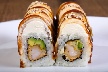 Tradittional Japonya yılan balığı rulo