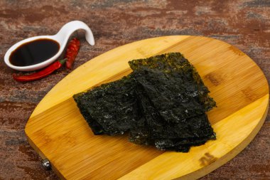 Soya soslu lezzetli Nori cipsi.
