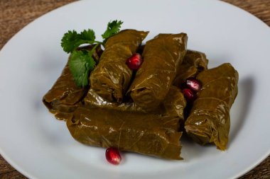 Kafkas geleneksel Dolma - üzüm yapraklarında kıyma