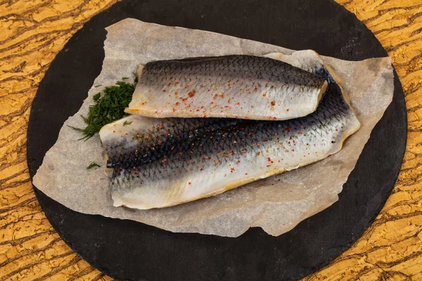 Filete Arenque Con Piel Sobre Fondo Madera — Foto de Stock