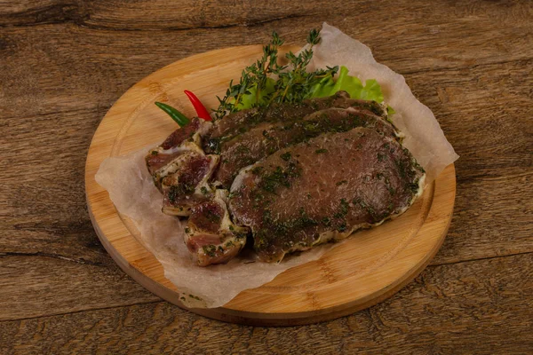Ham Marine Domuz Biftek Yemek Için Hazır — Stok fotoğraf