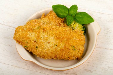 Susam ve haşlanmış sebzeler ile tavuk