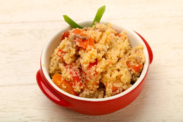 Etli ve sebzeli kuskus.