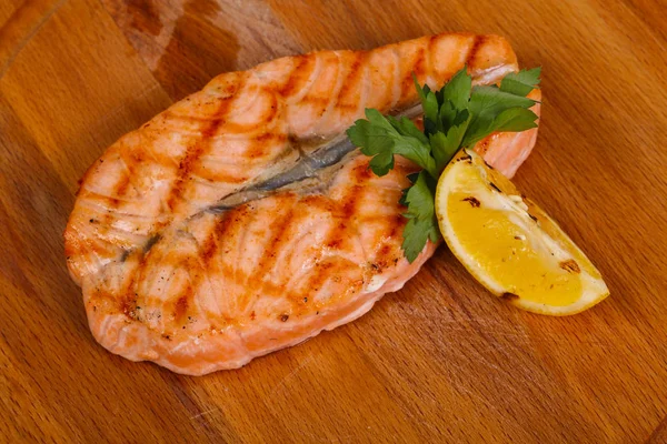 Grilled Salmon Served Lemon Parsley Wooden Board — Stock Photo, Image