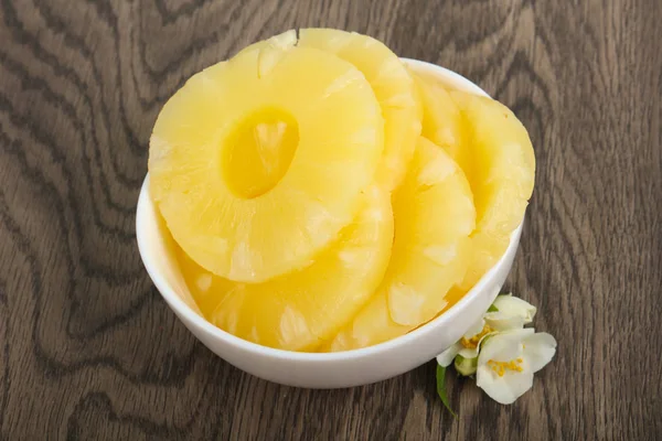 Canned pineapple rings in the bowl