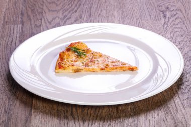 Pizza Margarita dilim peynir ile