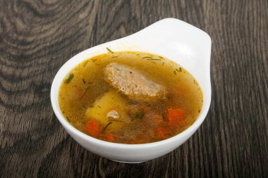 Köfte, patates ve havuç çorbası